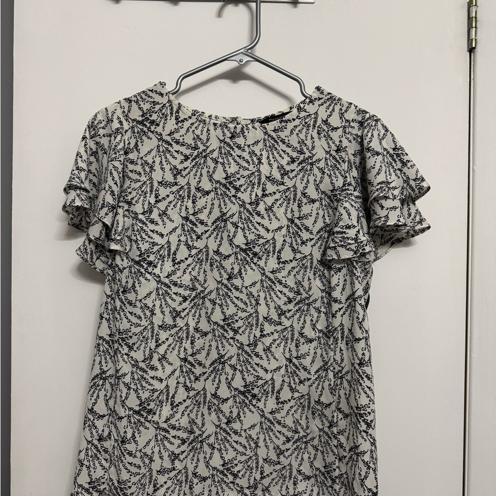 Banana Republic Leaf Print Ruffle Sleeve Blouse